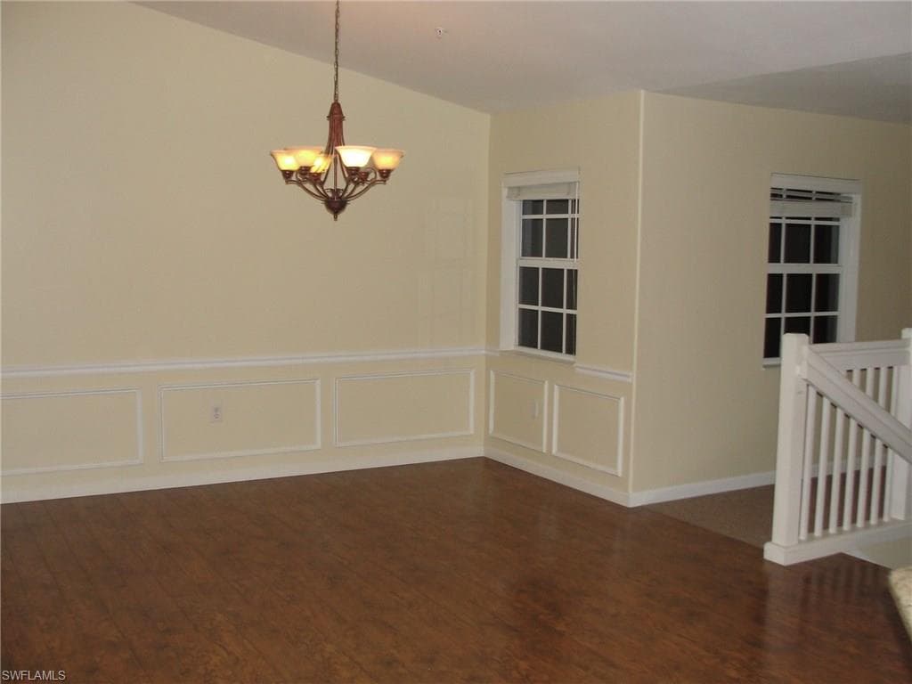 1295 Henley ST 1204-7