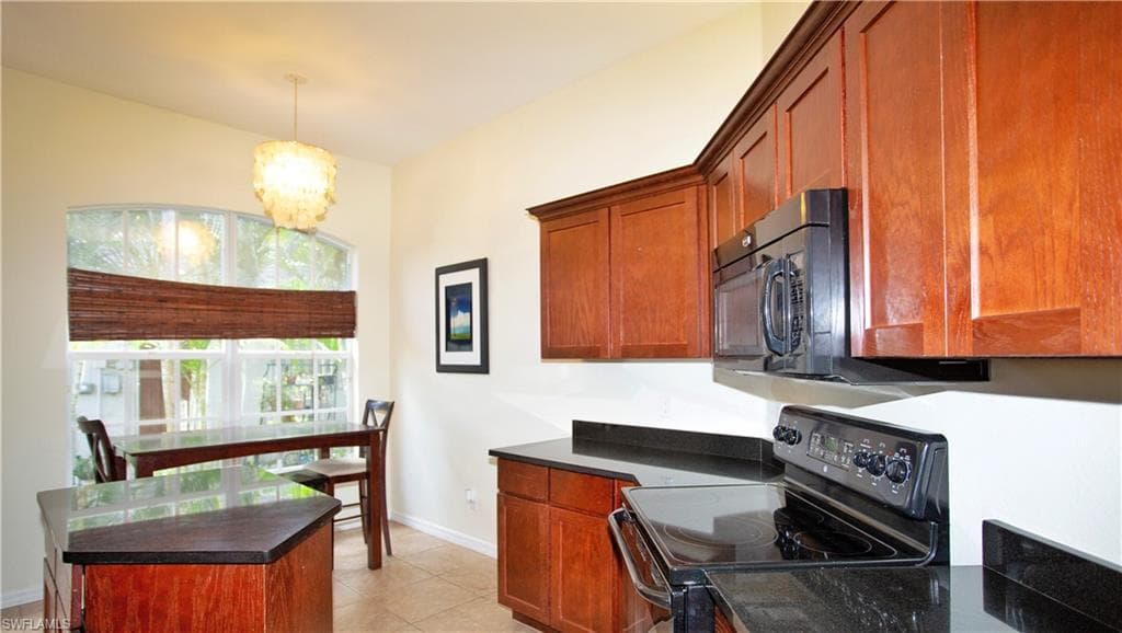 3555 Poinsettia AVE-13