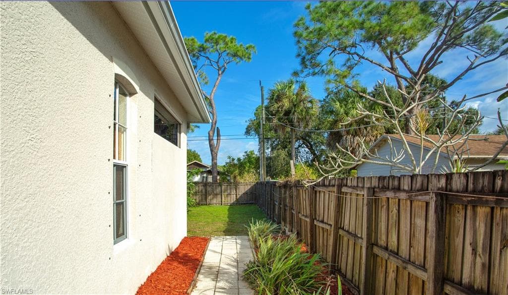 3555 Poinsettia AVE-34