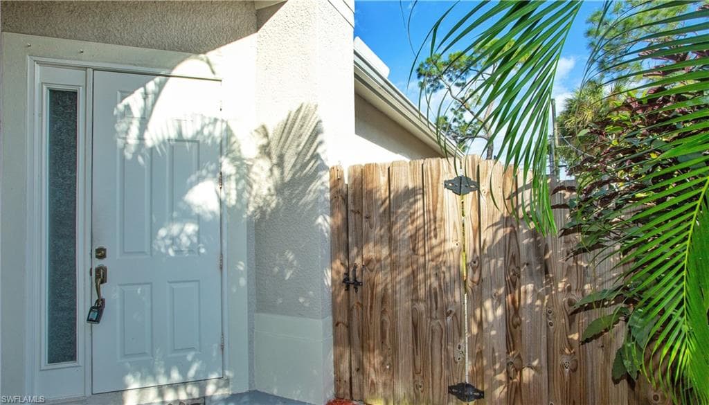 3555 Poinsettia AVE-10