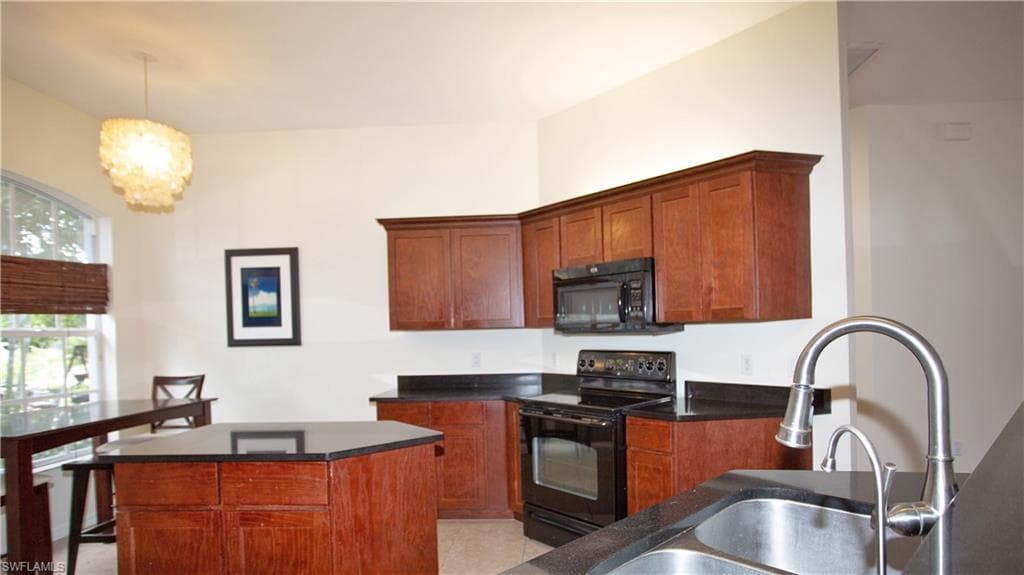 3555 Poinsettia AVE-15