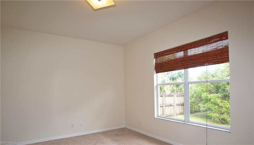 3555 Poinsettia AVE-29