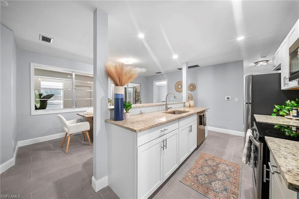 4688 Pembrooke LN-2