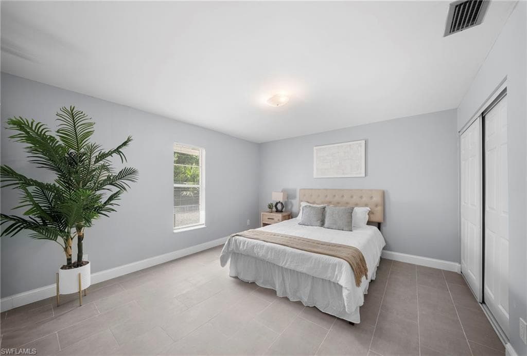 4688 Pembrooke LN-13