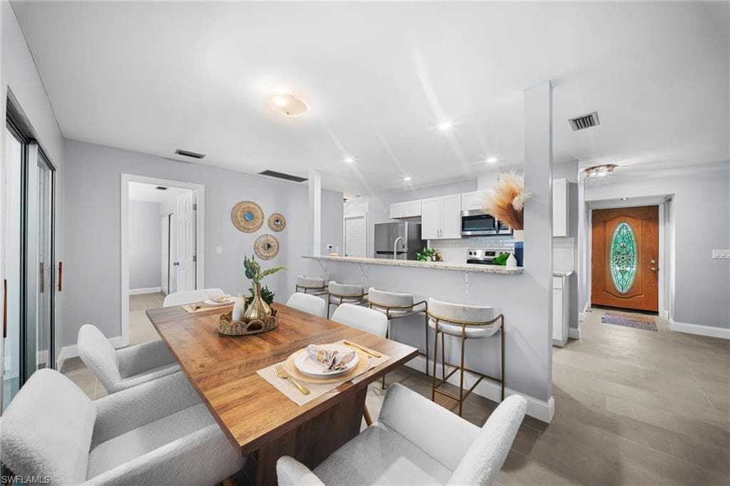 4688 Pembrooke LN-9