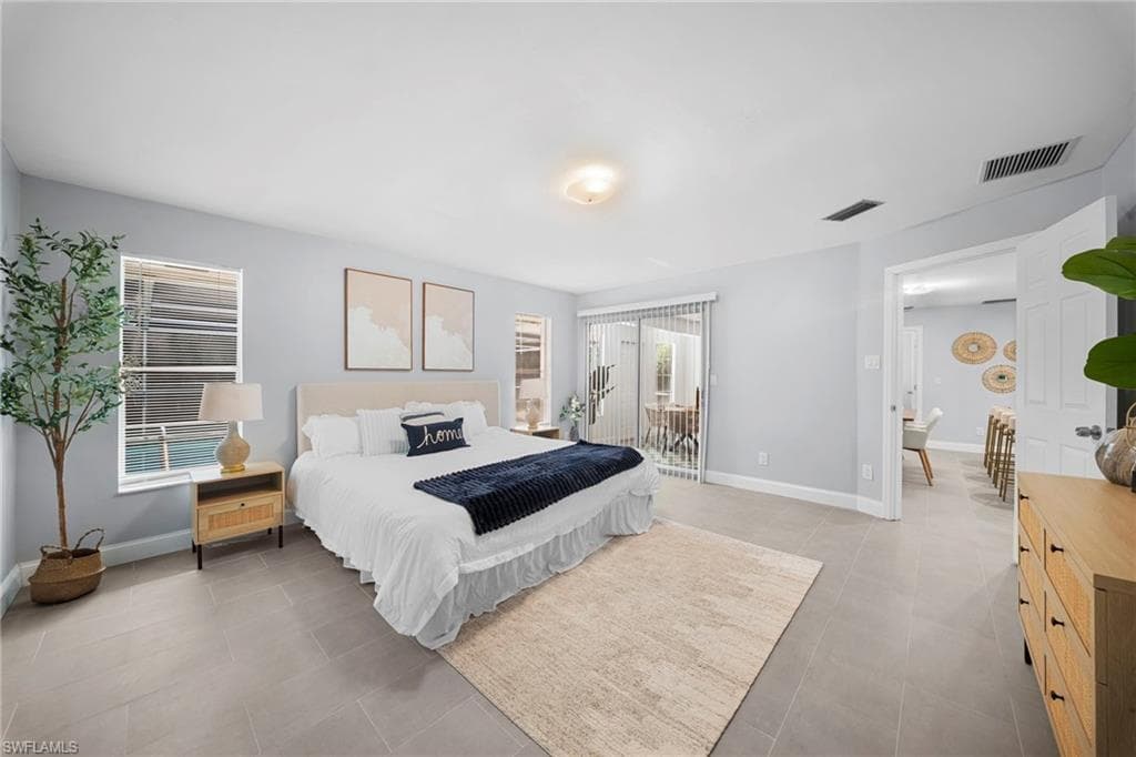 4688 Pembrooke LN-15