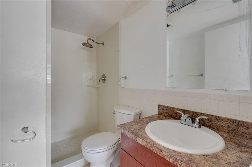 2828 Jackson ST M5-16