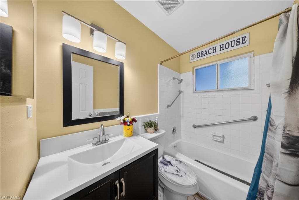 208 Redcliff AVE-10