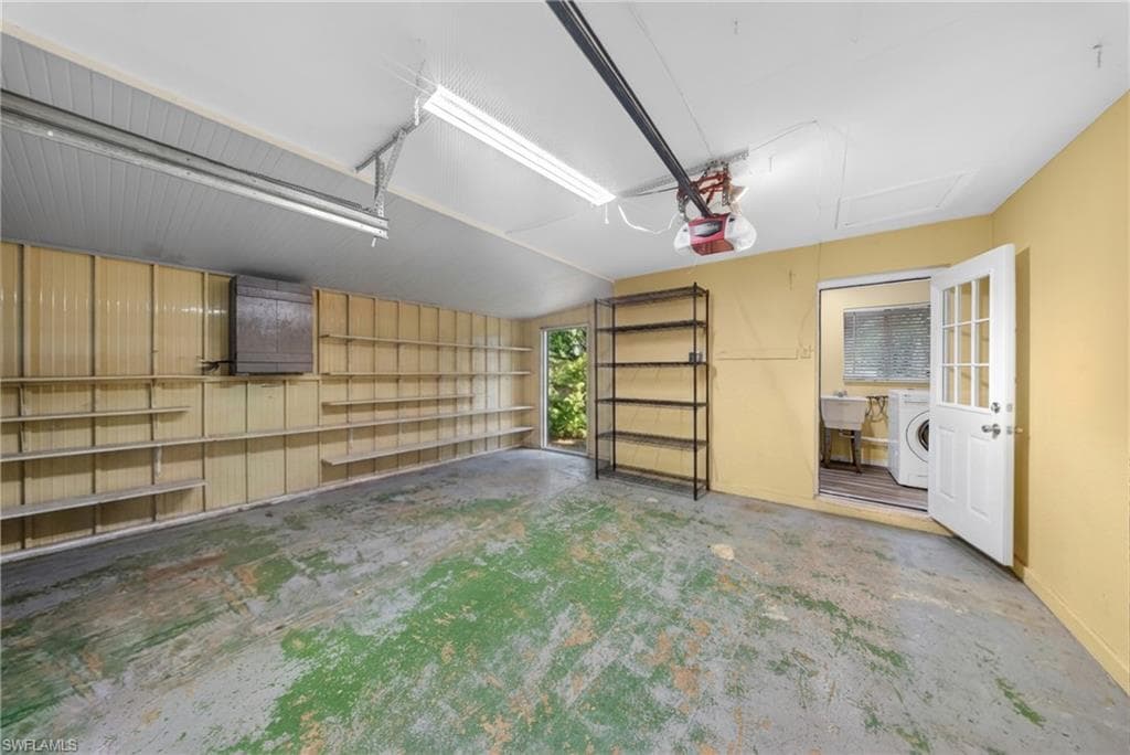 208 Redcliff AVE-15