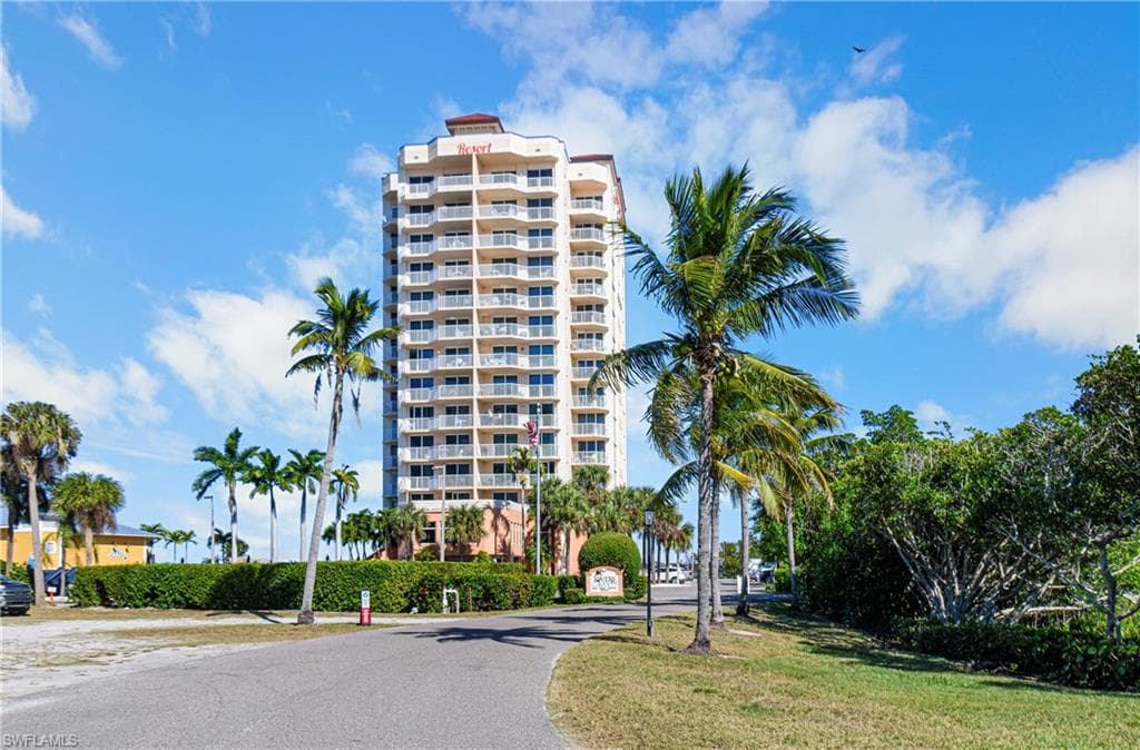 8771 Estero BLVD 907-27
