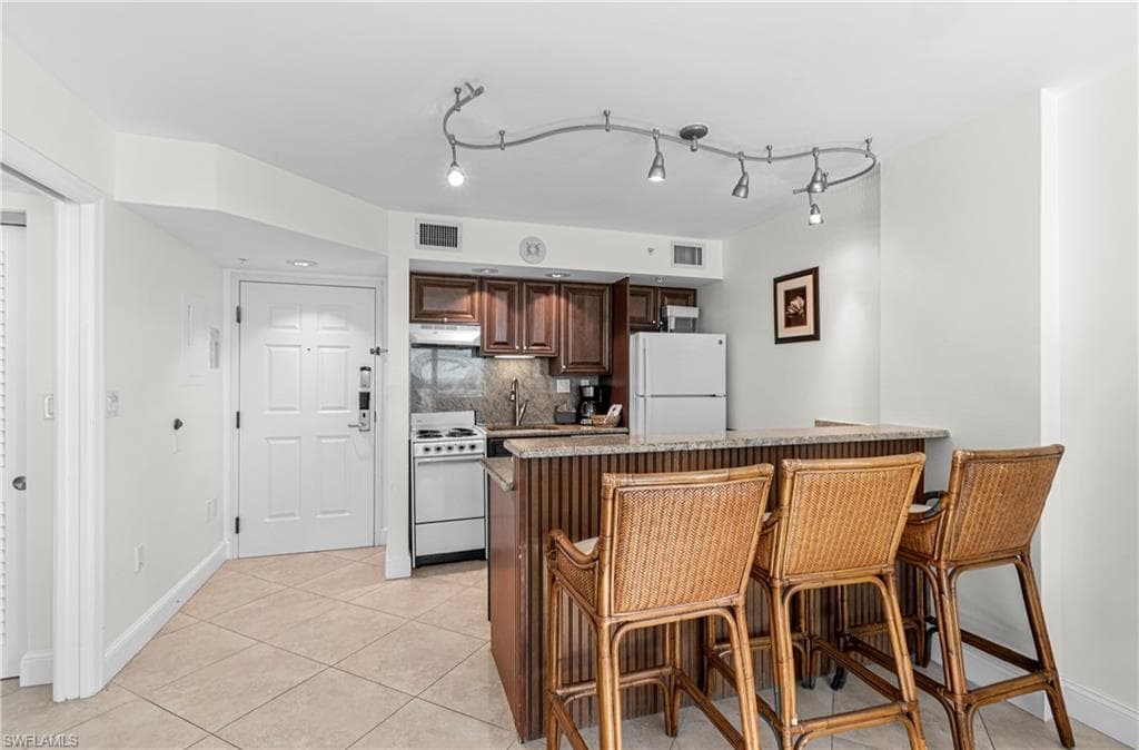 8771 Estero BLVD 907-6