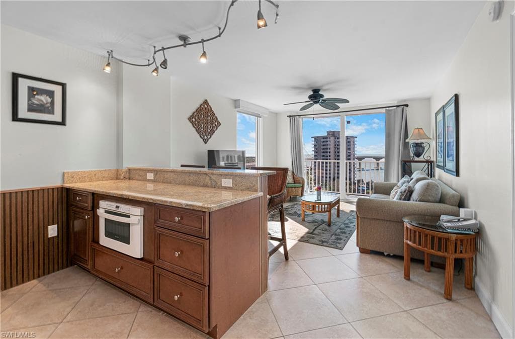8771 Estero BLVD 907-4