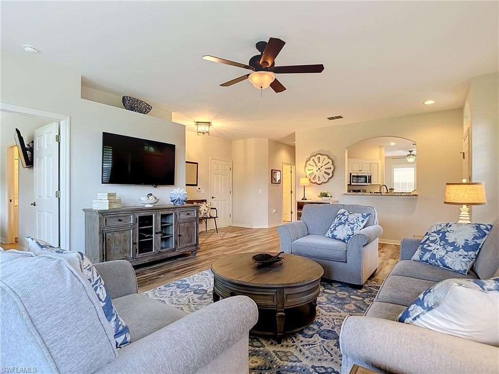 20071 Seagrove ST 1001-11