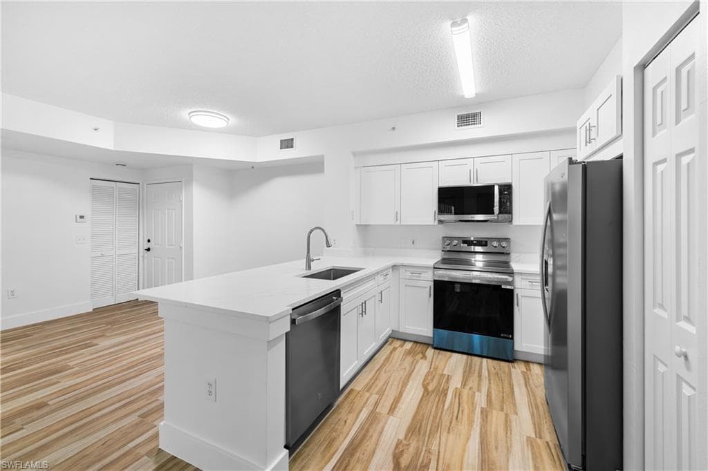 1225 Reserve WAY 102-3