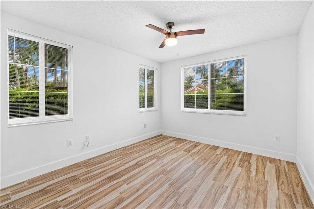 1225 Reserve WAY 102-5