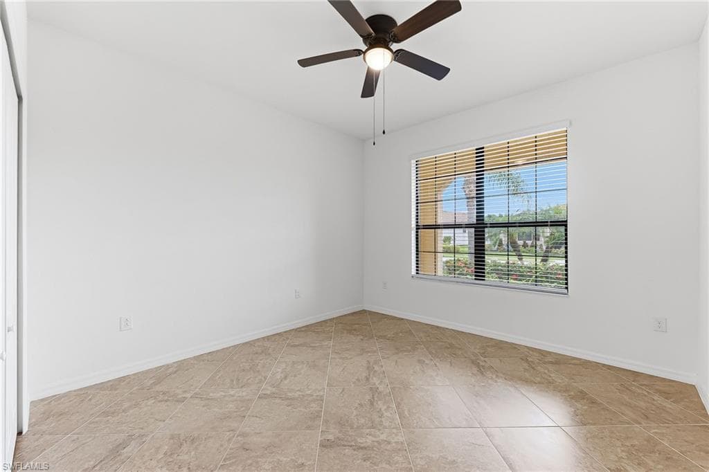 1575 Santiago CIR-17