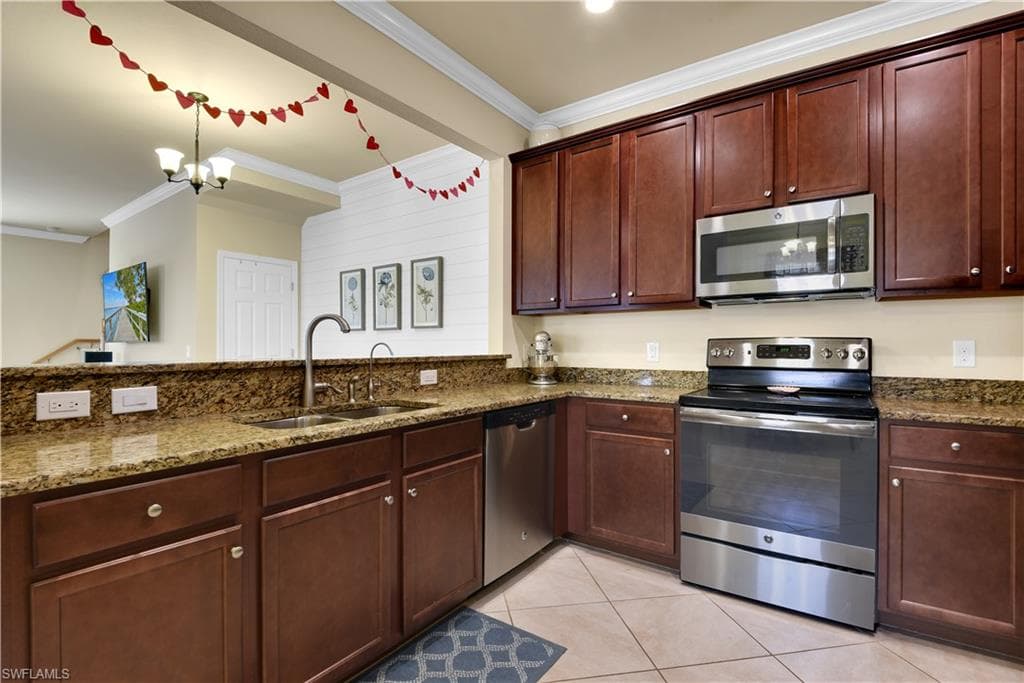 10281 VIA COLOMBA CIR-6