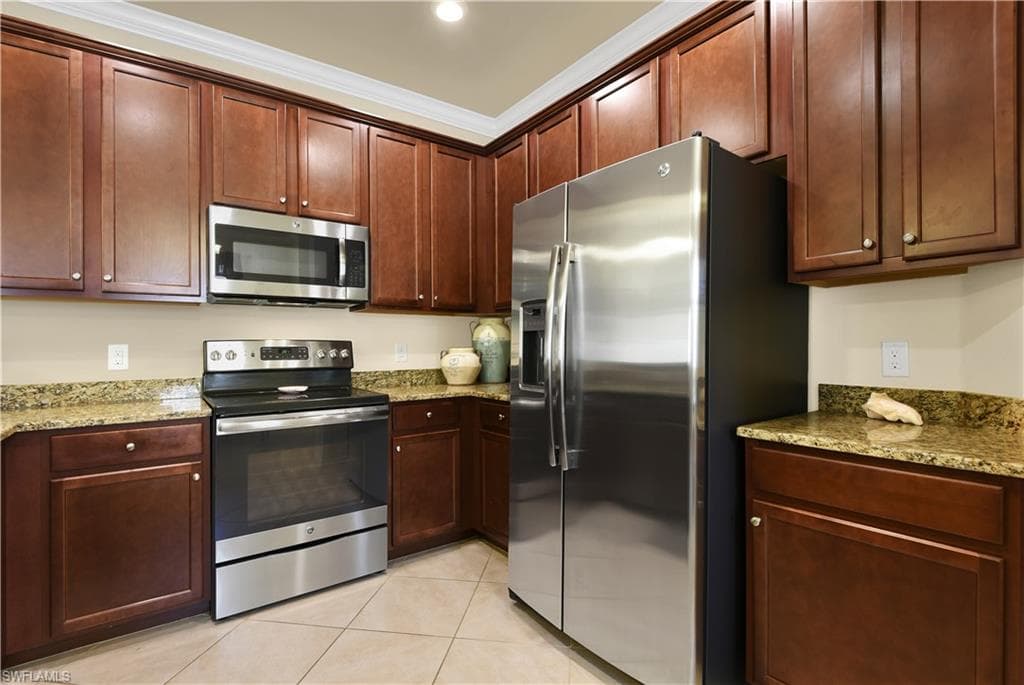 10281 VIA COLOMBA CIR-7