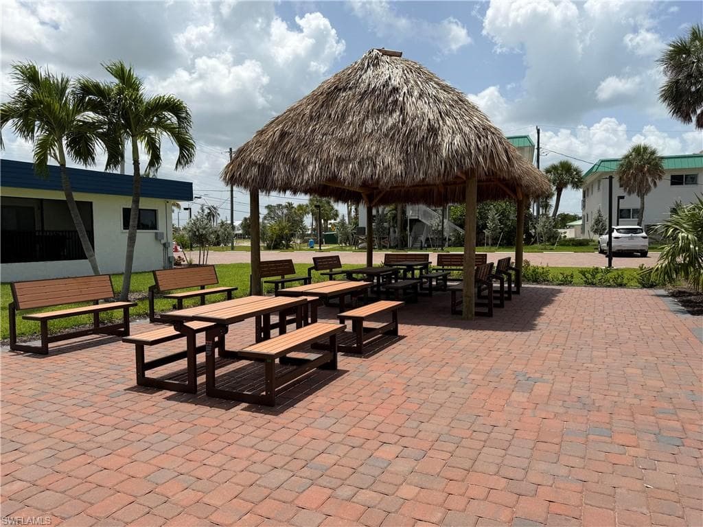 6400 Estero BLVD 403-20