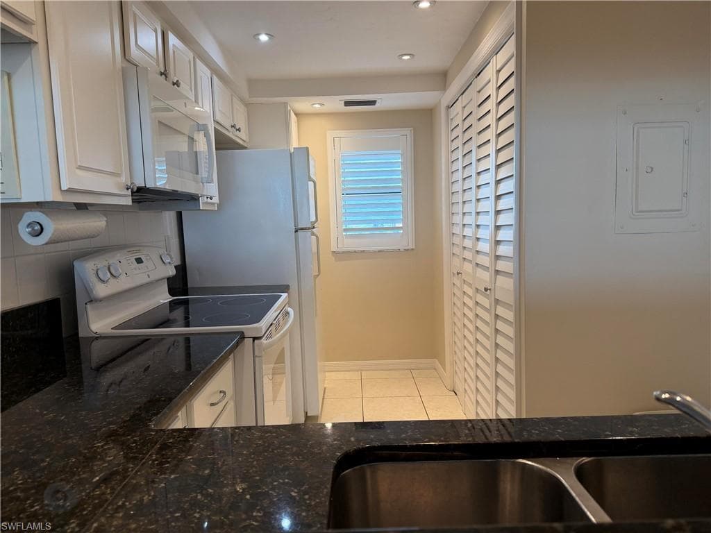 6400 Estero BLVD 403-10