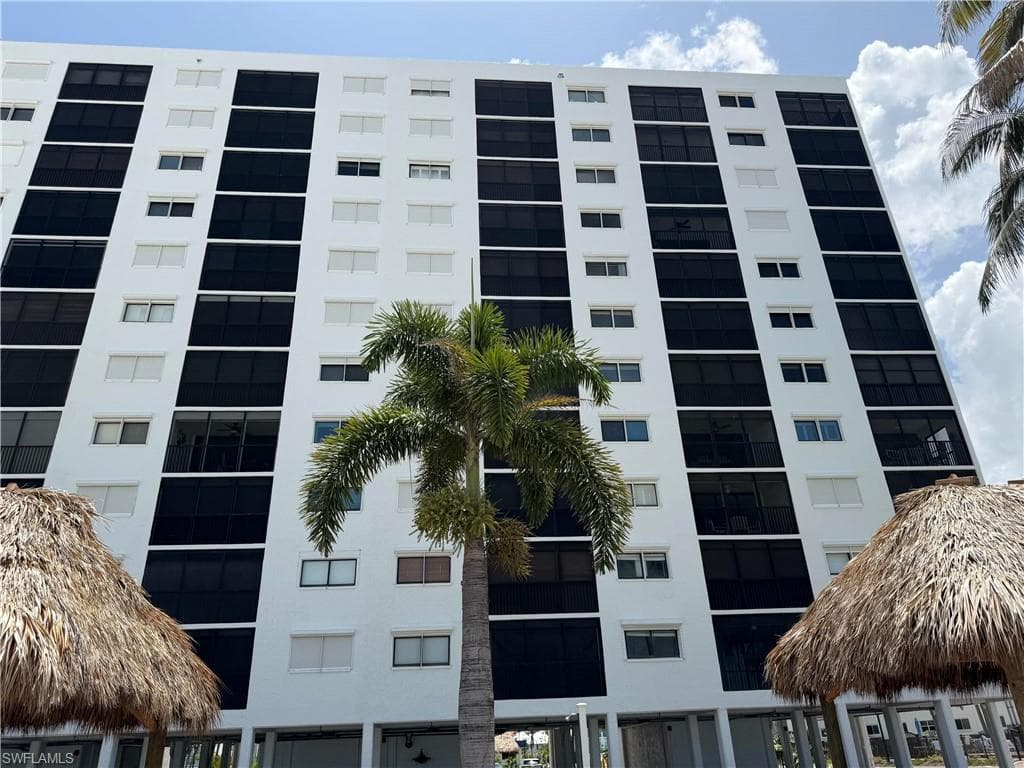 6400 Estero BLVD 403-15