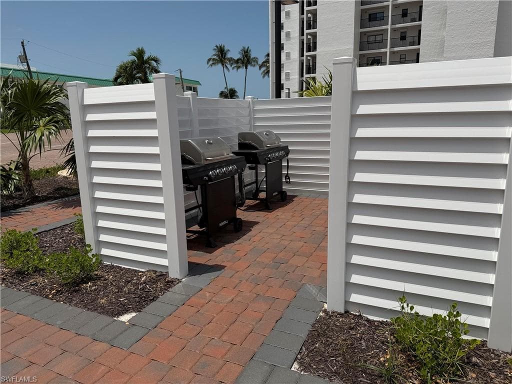 6400 Estero BLVD 403-19