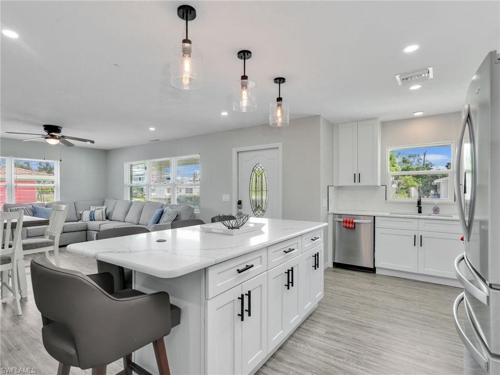195 Hibiscus DR-6