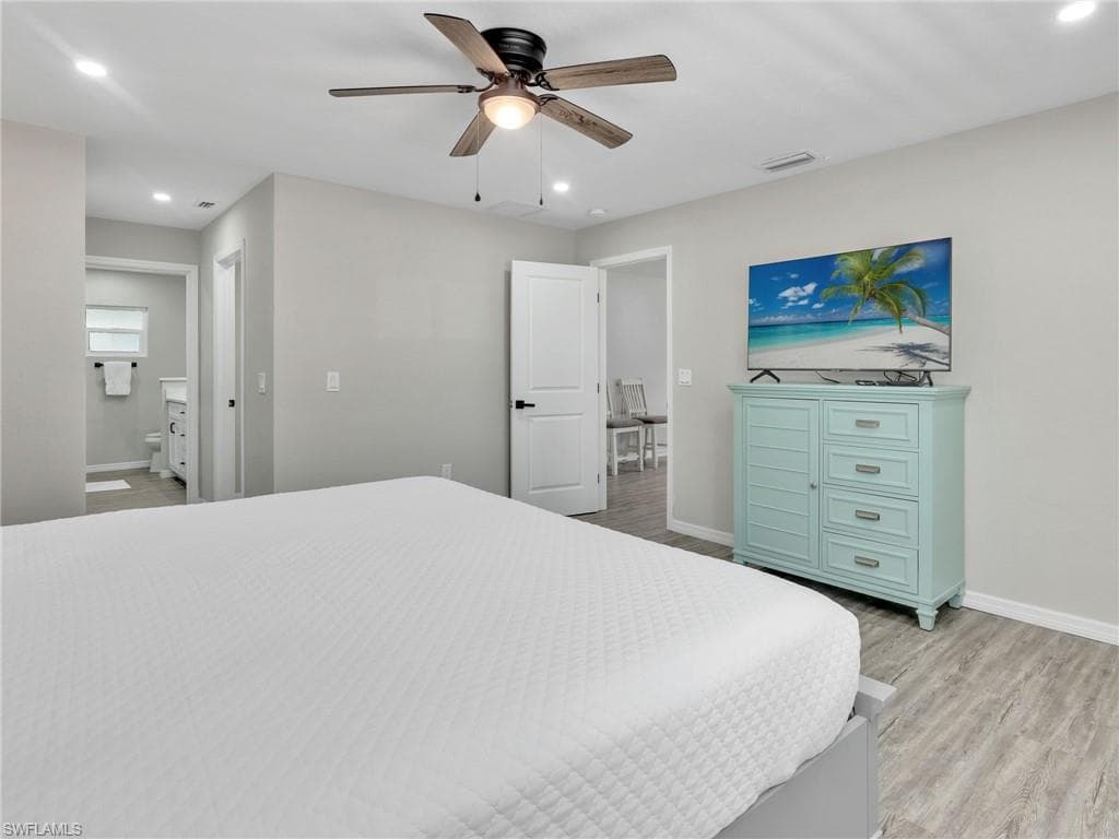 195 Hibiscus DR-16