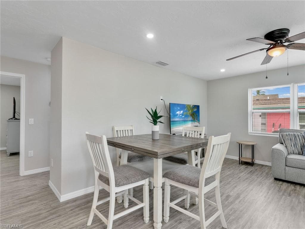195 Hibiscus DR-10