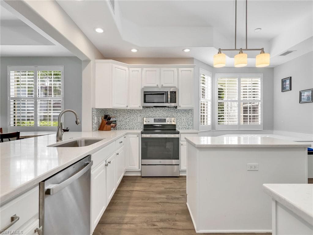 4758 Stratford CT 1302-7