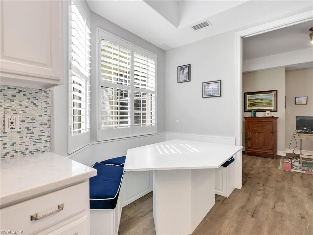 4758 Stratford CT 1302-9