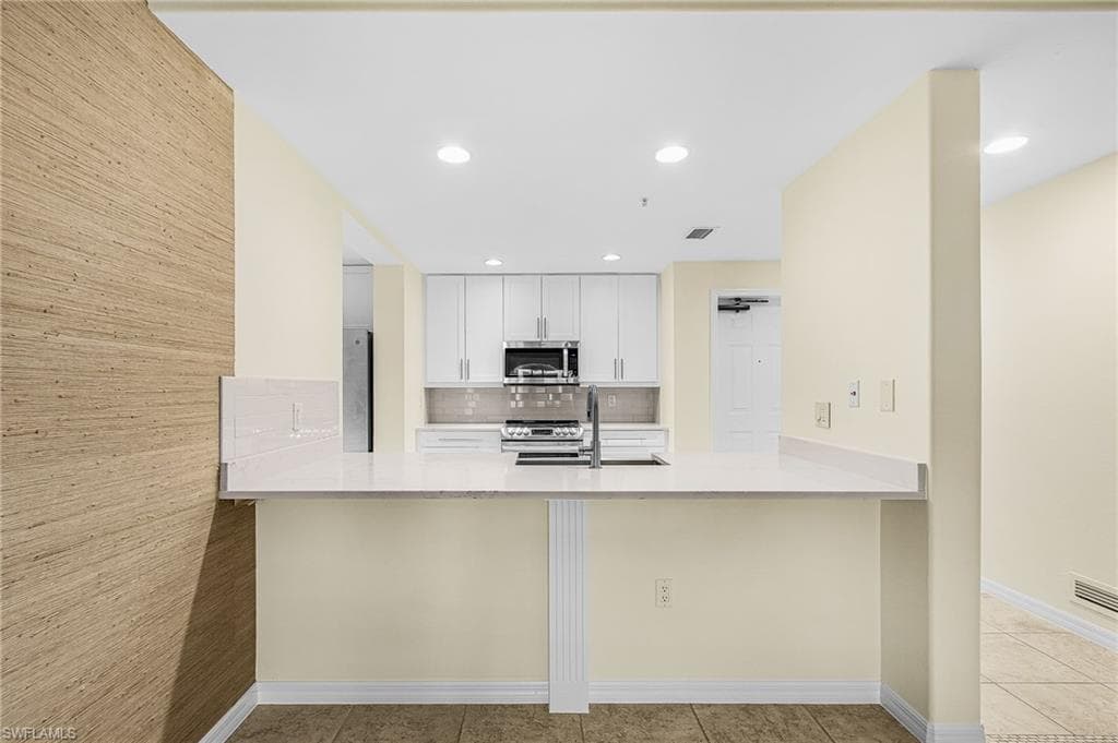 221 9th ST S 301-9