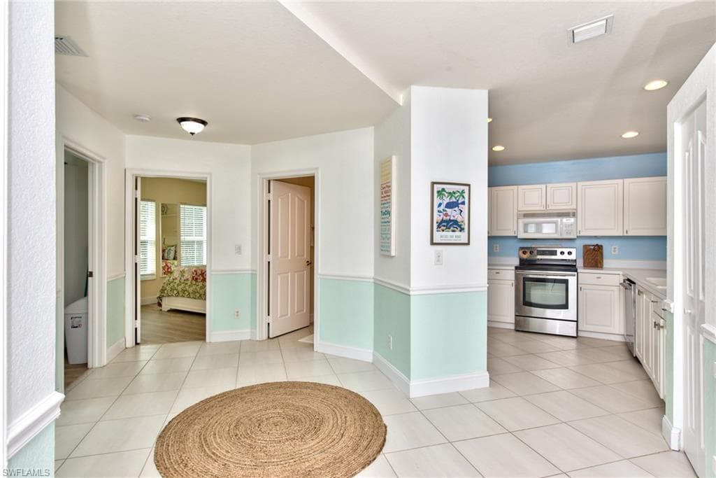 1100 Diamond CIR 1104-7