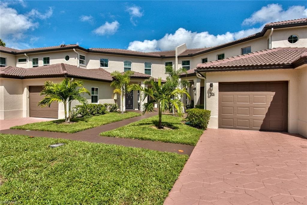 1100 Diamond CIR 1104-1