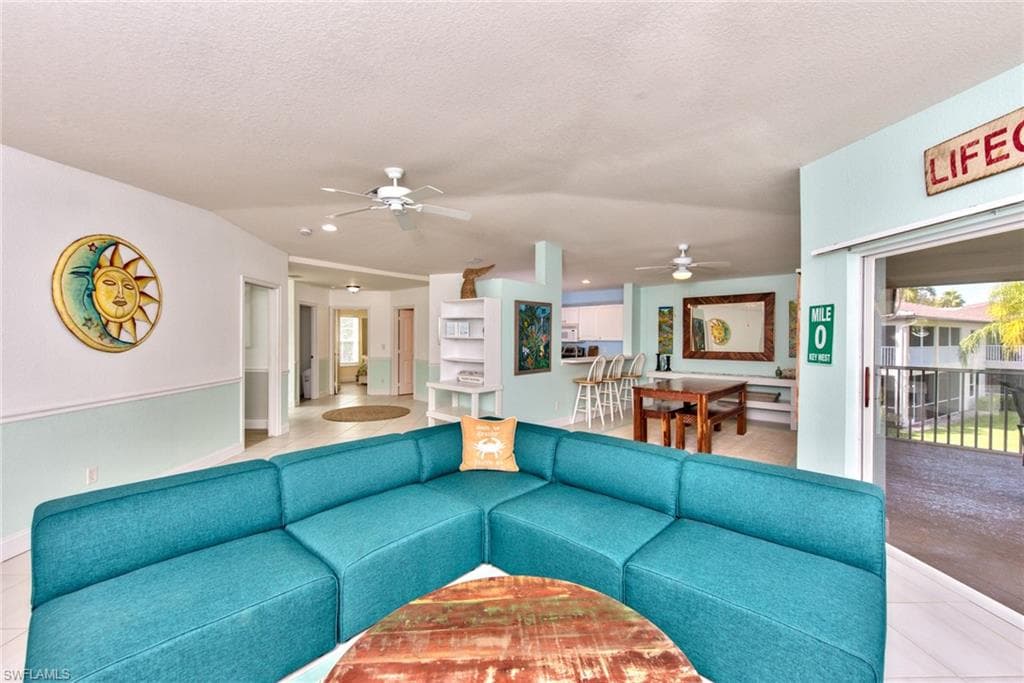 1100 Diamond CIR 1104-4