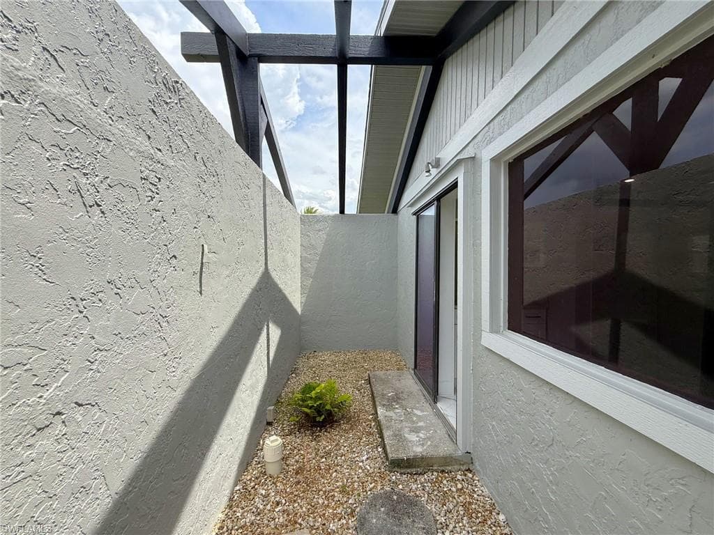 17209 Castleview DR-27