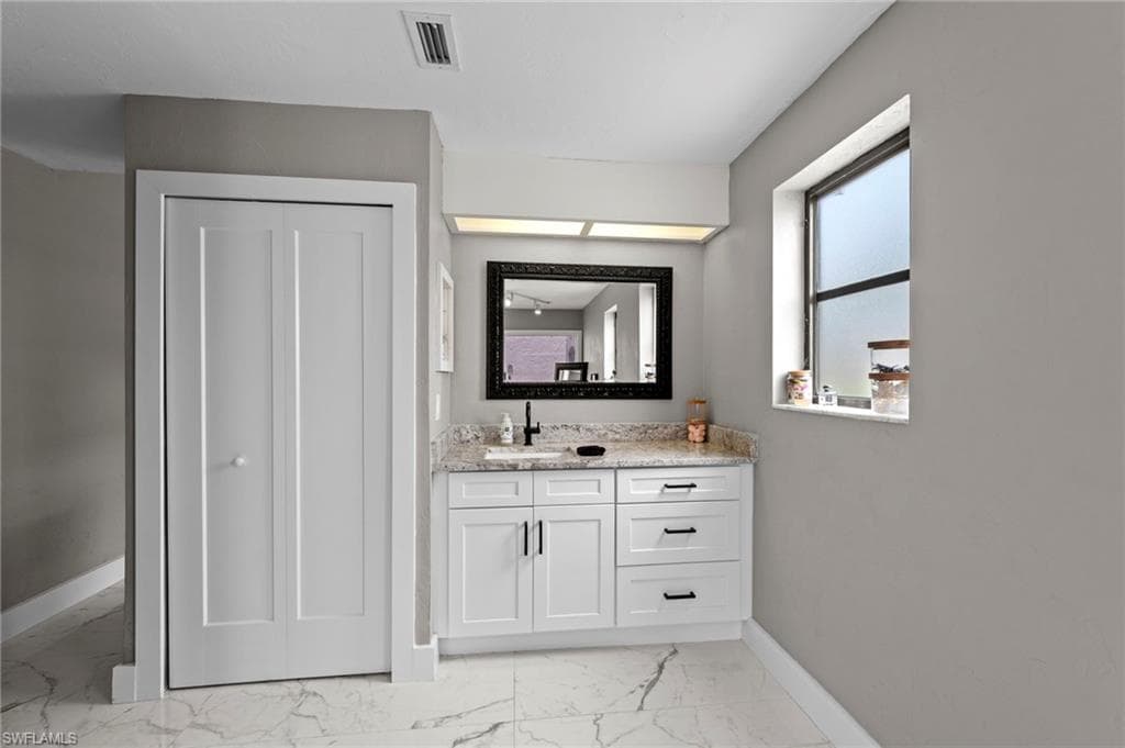 17209 Castleview DR-26