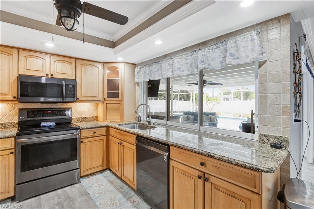 2112 Harvard AVE-4