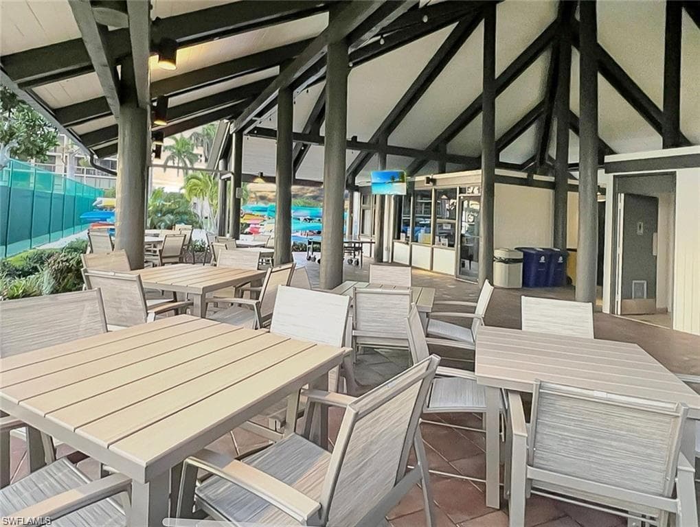 320 Seaview CT 608-27