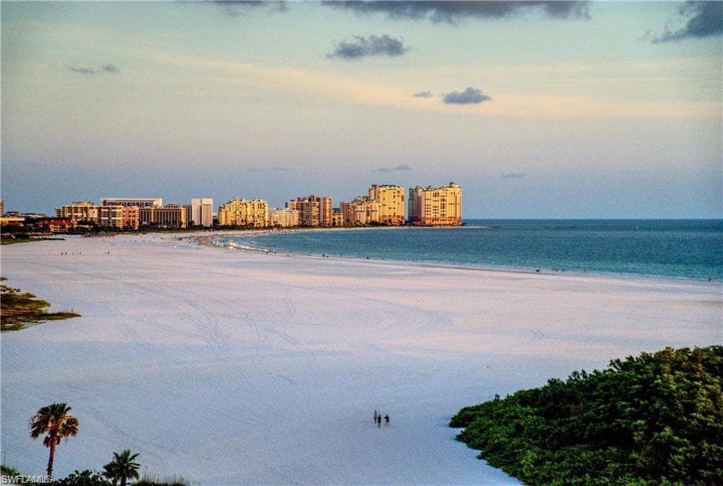 320 Seaview CT 608-20