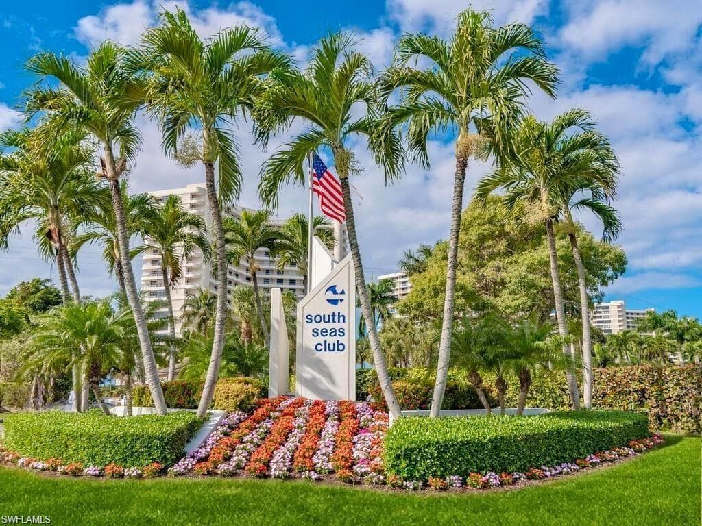 320 Seaview CT 608-21
