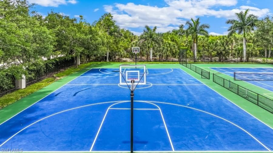 9952 Springlake CIR-13