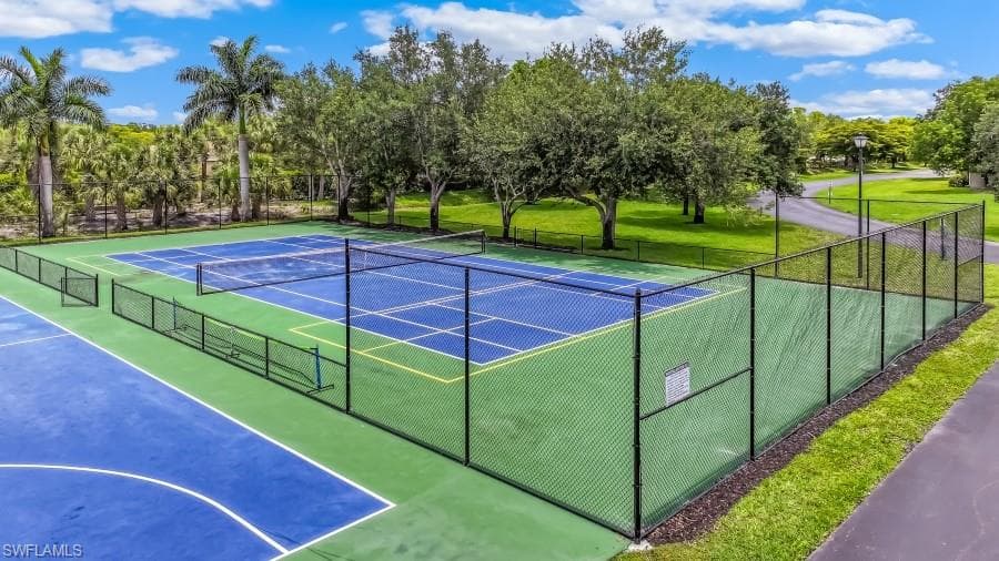 9952 Springlake CIR-14
