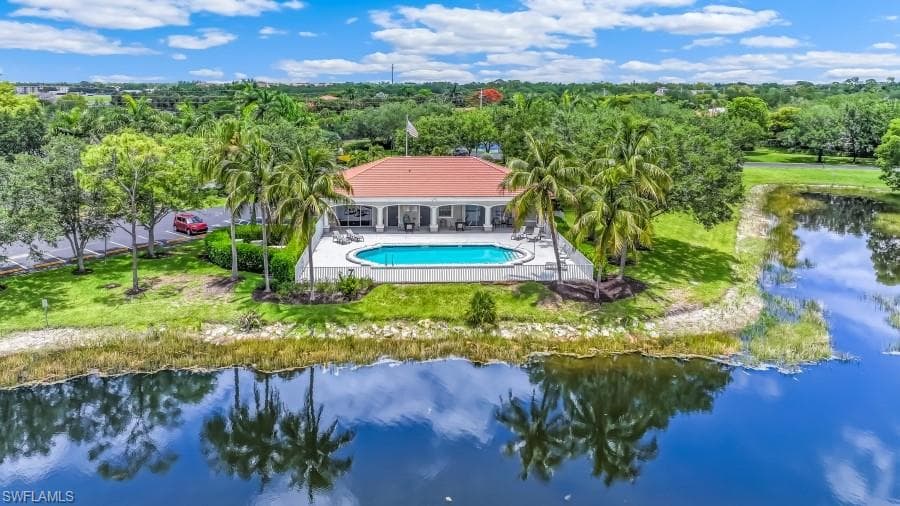 9952 Springlake CIR-11