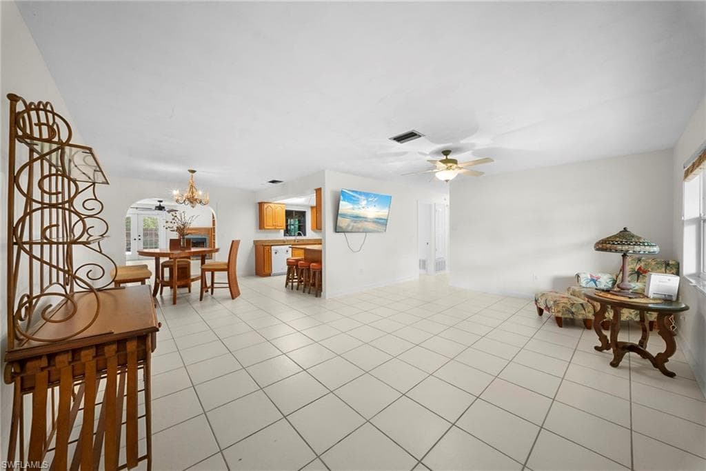 8700 Exeter ST-4