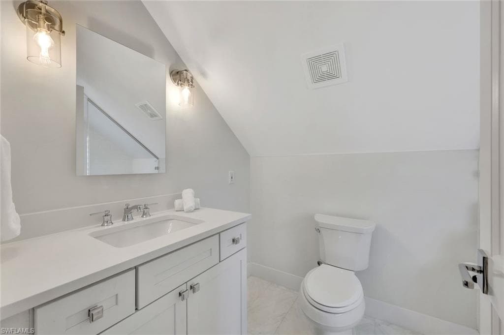 1500 Pelican AVE-16