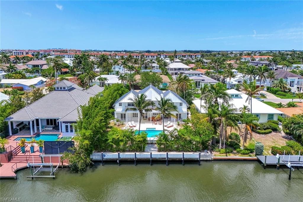 1500 Pelican AVE-24