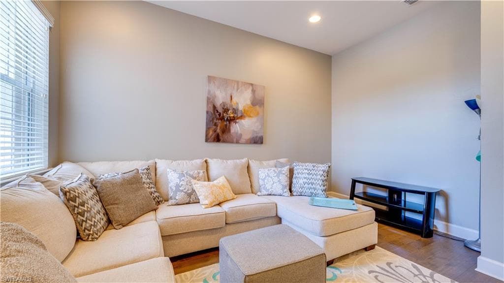 10230 Glastonbury CIR 202-17
