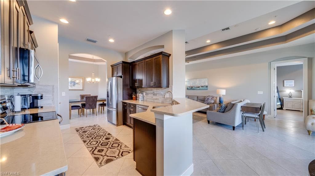 10230 Glastonbury CIR 202-8