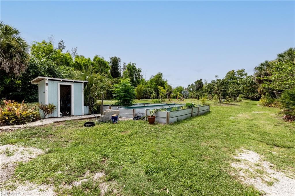 7697 Beach Daisy LN-28